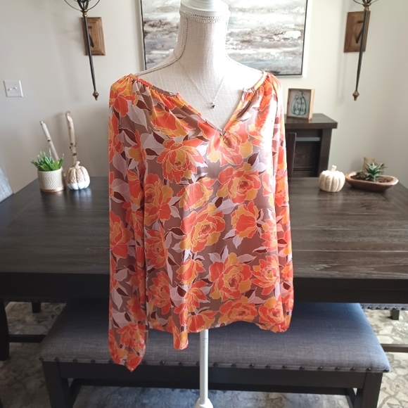 Emily Wonder Satin Floral Print Blouse with Split Neckline - Picture 5 of 10